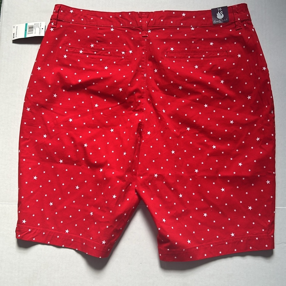 Gloria Vanderbilt Red Star Print Bermuda Shorts—size 18–NWT - Picture 2 of 5